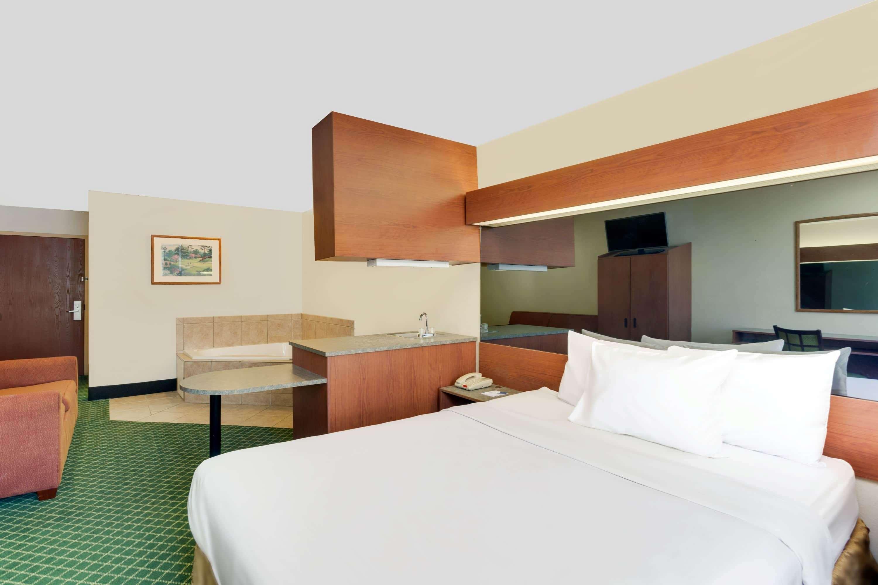 Microtel Inn & Suites By Wyndham Augusta/Riverwatch Exterior photo